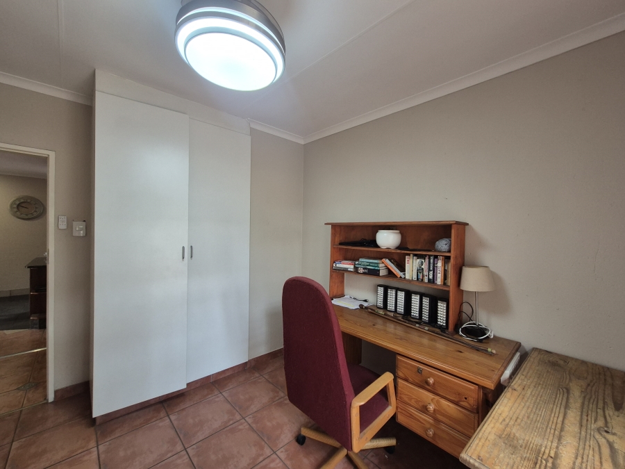 3 Bedroom Property for Sale in Sonneveld Gauteng
