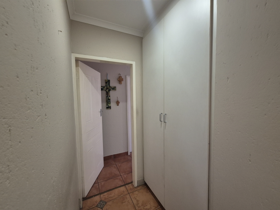 3 Bedroom Property for Sale in Sonneveld Gauteng