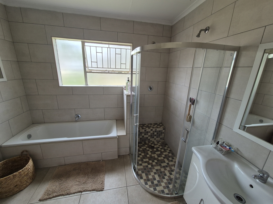 3 Bedroom Property for Sale in Sonneveld Gauteng
