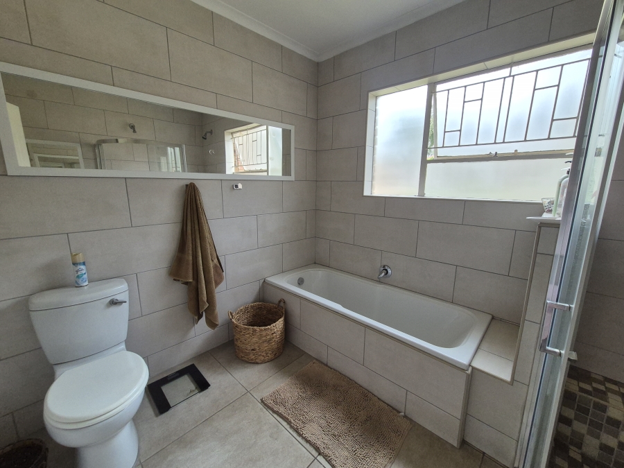 3 Bedroom Property for Sale in Sonneveld Gauteng