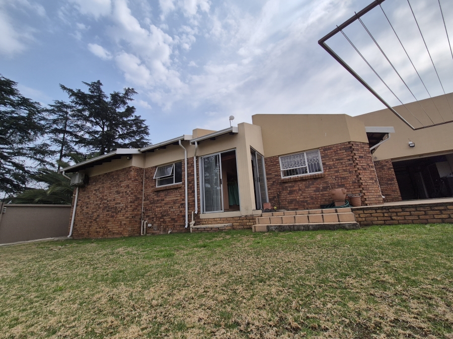 3 Bedroom Property for Sale in Sonneveld Gauteng