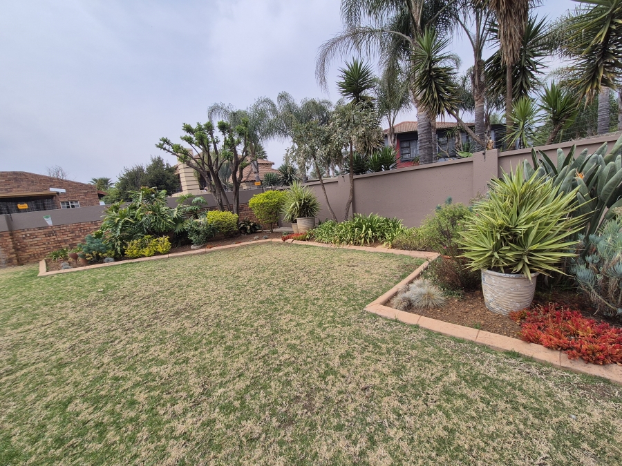 3 Bedroom Property for Sale in Sonneveld Gauteng