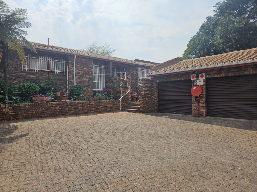 4 Bedroom Property for Sale in Rant En Dal Gauteng