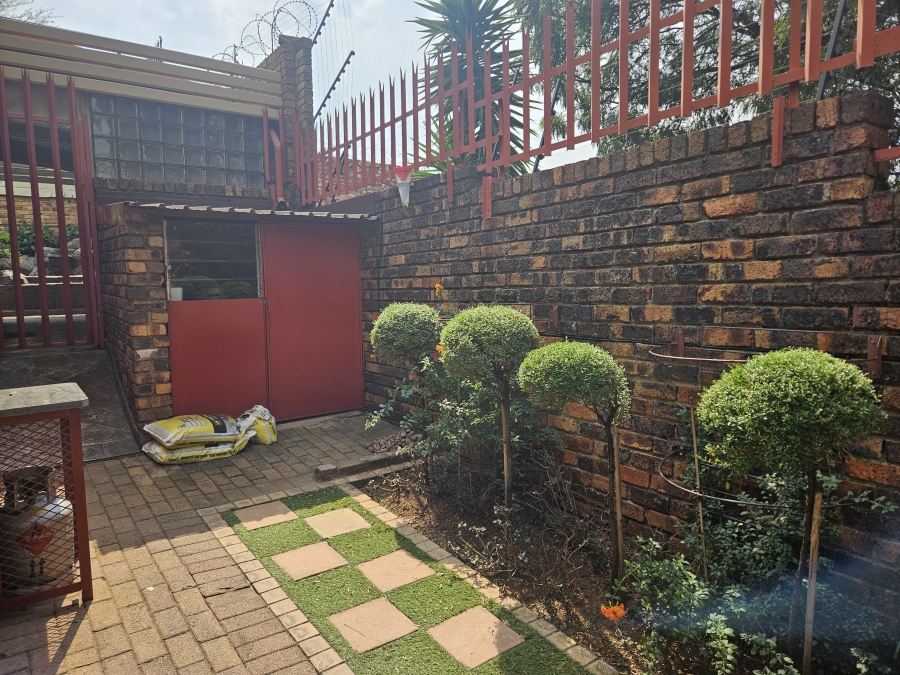 4 Bedroom Property for Sale in Rant En Dal Gauteng