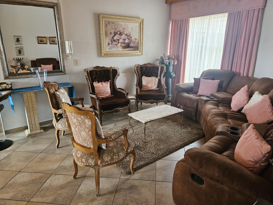 4 Bedroom Property for Sale in Rant En Dal Gauteng