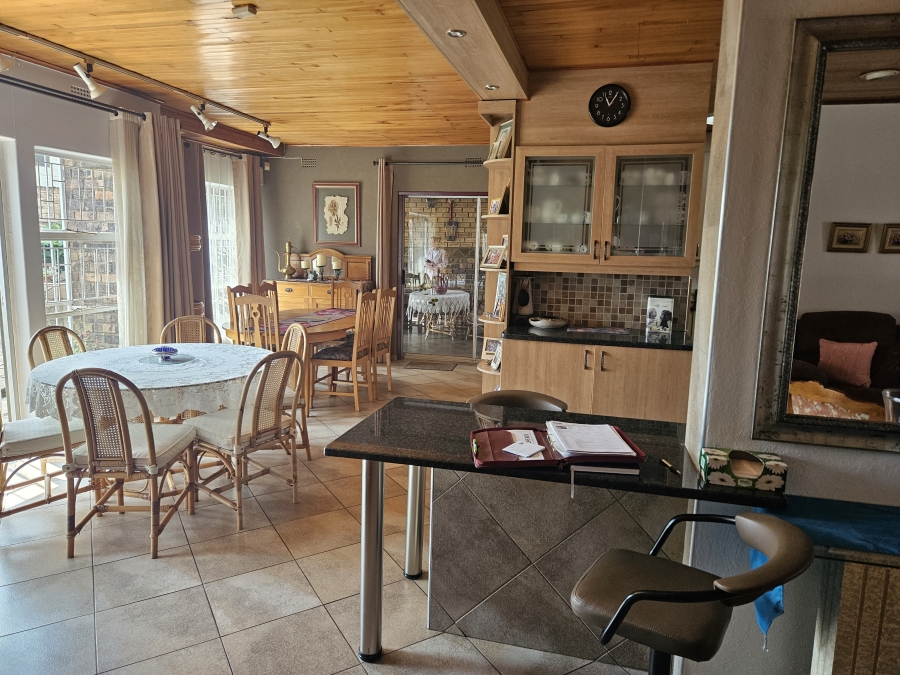 4 Bedroom Property for Sale in Rant En Dal Gauteng