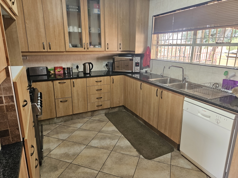 4 Bedroom Property for Sale in Rant En Dal Gauteng