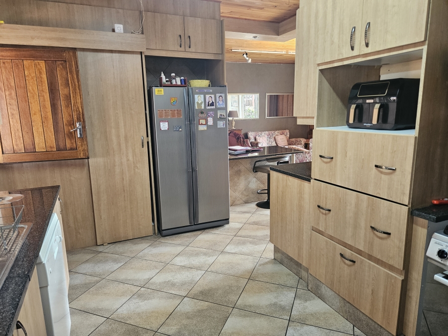 4 Bedroom Property for Sale in Rant En Dal Gauteng