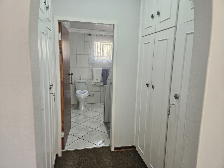 4 Bedroom Property for Sale in Rant En Dal Gauteng
