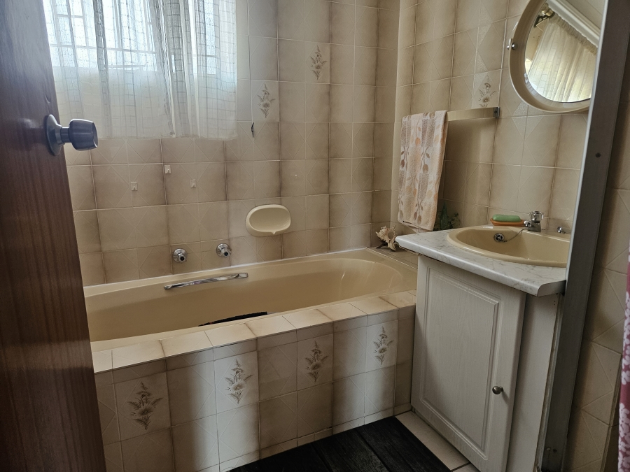 4 Bedroom Property for Sale in Rant En Dal Gauteng