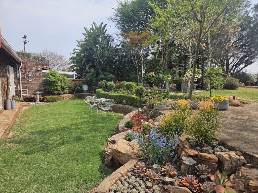 4 Bedroom Property for Sale in Rant En Dal Gauteng