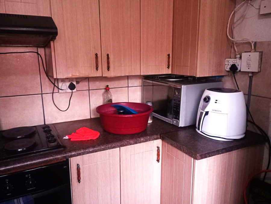 5 Bedroom Property for Sale in Windmill Park Gauteng