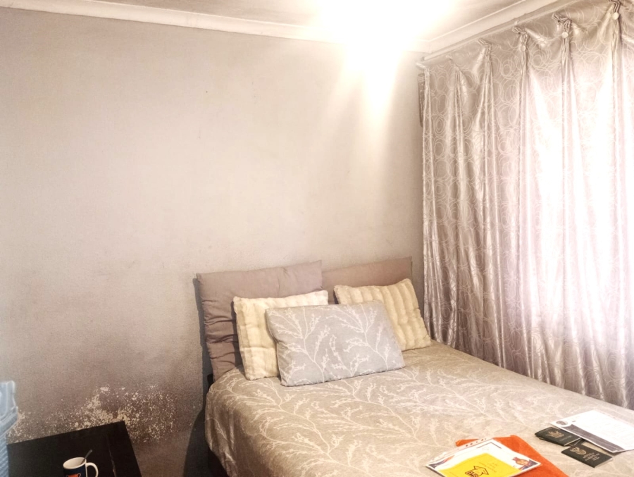 5 Bedroom Property for Sale in Windmill Park Gauteng