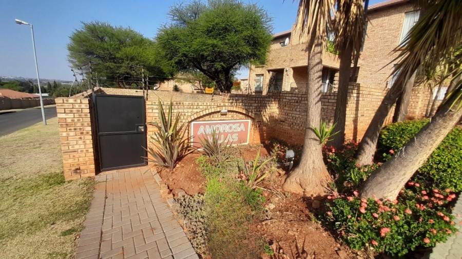 2 Bedroom Property for Sale in Amorosa Gauteng