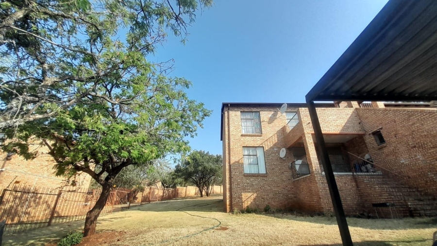 2 Bedroom Property for Sale in Amorosa Gauteng