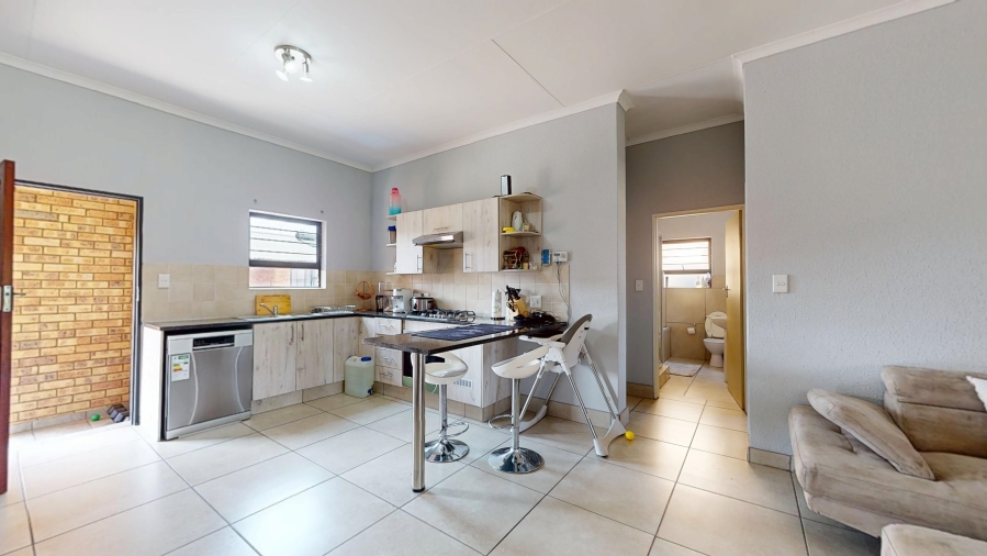 2 Bedroom Property for Sale in Albemarle Gauteng