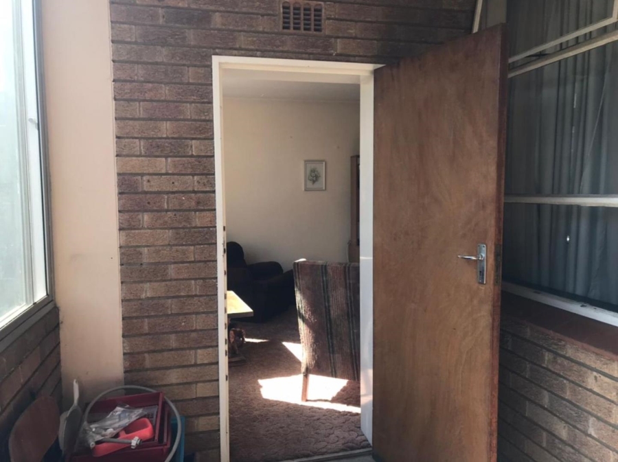 To Let 1 Bedroom Property for Rent in Eastleigh Gauteng