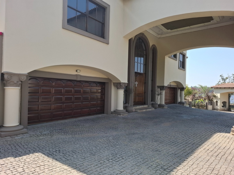 7 Bedroom Property for Sale in Lakefield Gauteng