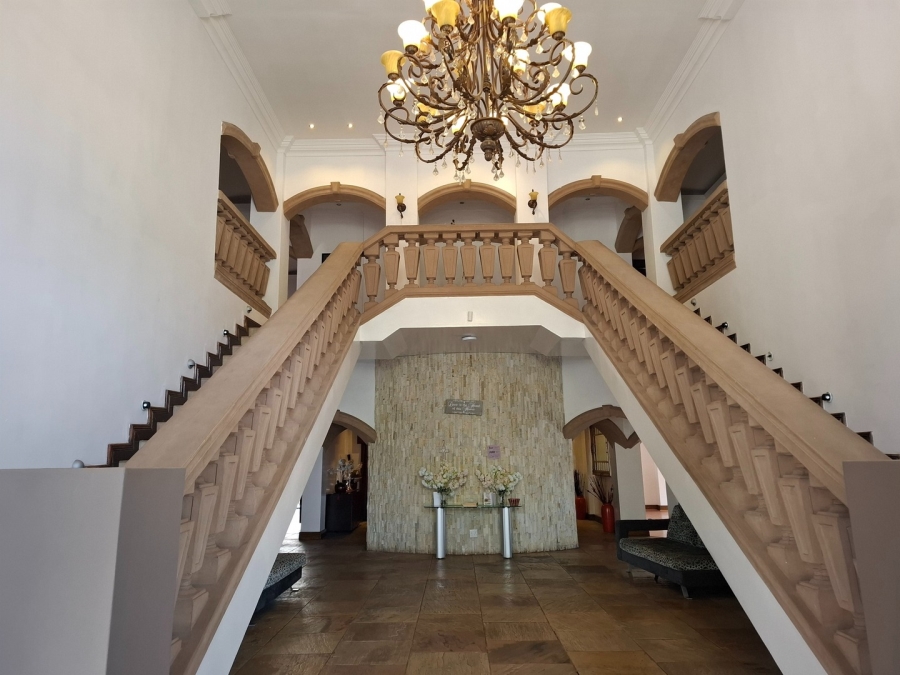 7 Bedroom Property for Sale in Lakefield Gauteng
