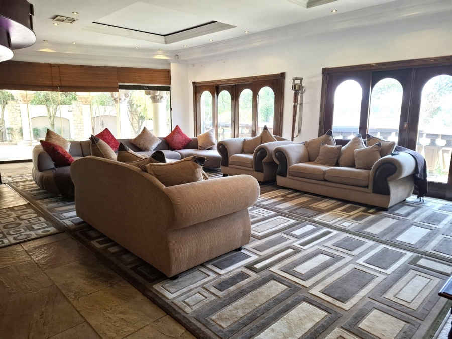 7 Bedroom Property for Sale in Lakefield Gauteng