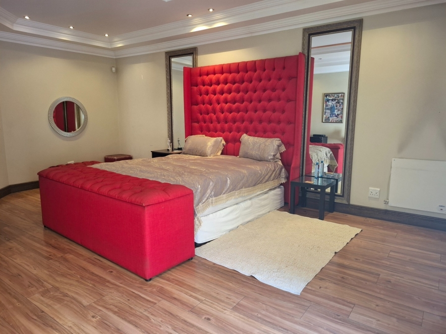 7 Bedroom Property for Sale in Lakefield Gauteng