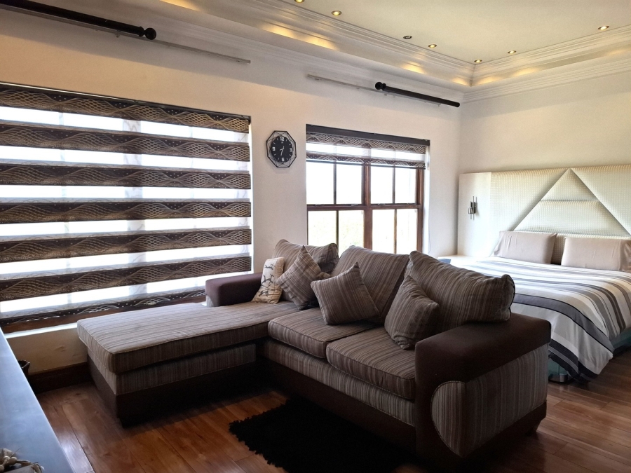 7 Bedroom Property for Sale in Lakefield Gauteng