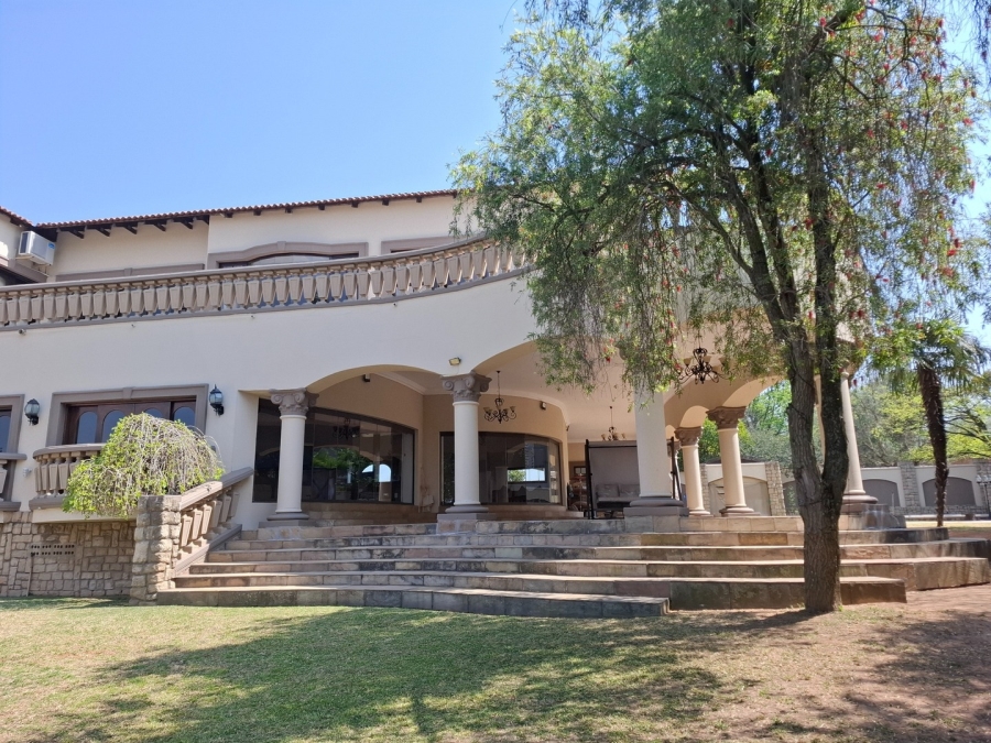 7 Bedroom Property for Sale in Lakefield Gauteng