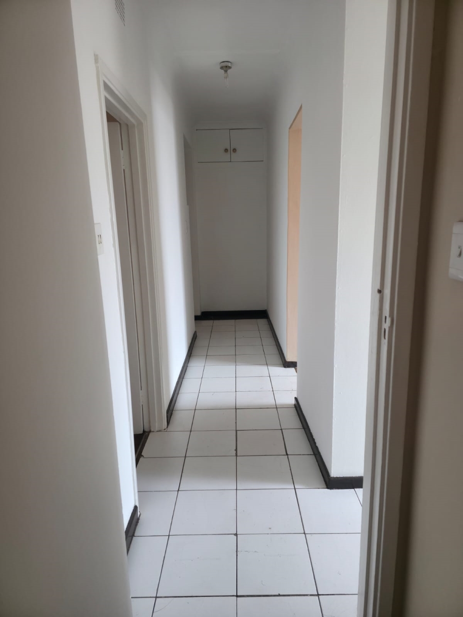 To Let 1 Bedroom Property for Rent in Queenswood Gauteng