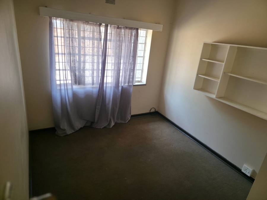 To Let 1 Bedroom Property for Rent in Queenswood Gauteng