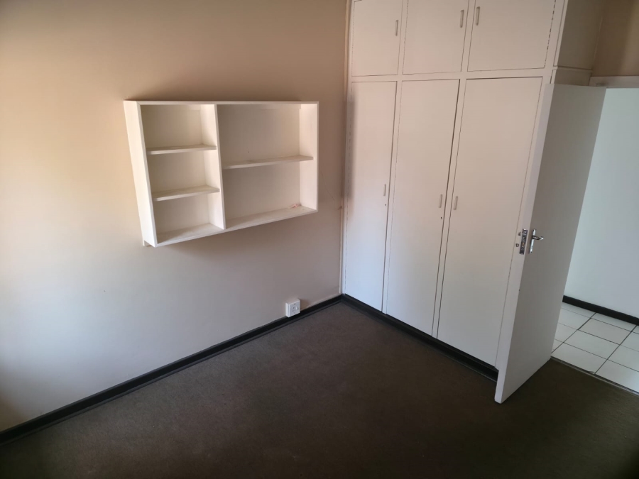 To Let 1 Bedroom Property for Rent in Queenswood Gauteng