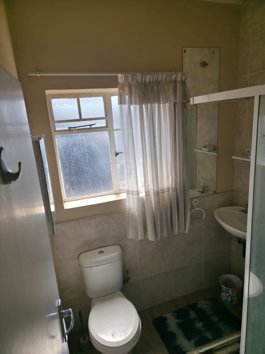 To Let 1 Bedroom Property for Rent in Queenswood Gauteng