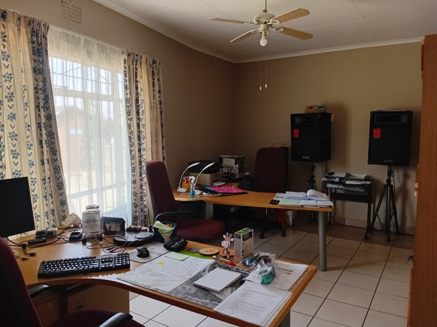 4 Bedroom Property for Sale in Barvallen Gauteng