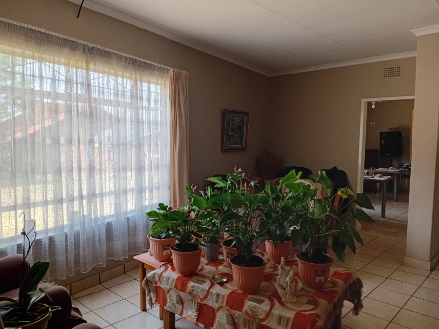 4 Bedroom Property for Sale in Barvallen Gauteng