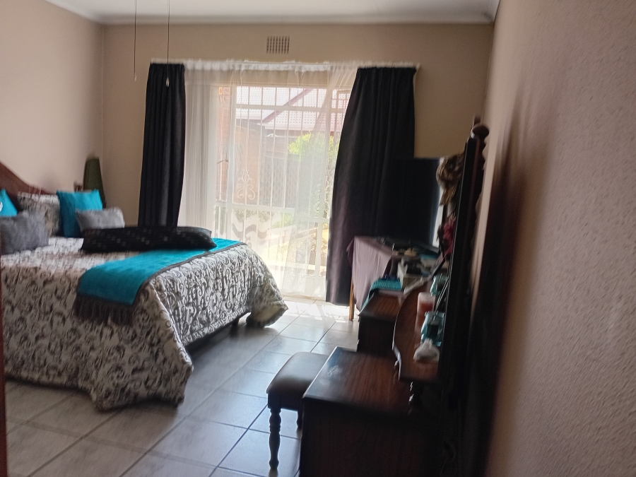 4 Bedroom Property for Sale in Barvallen Gauteng