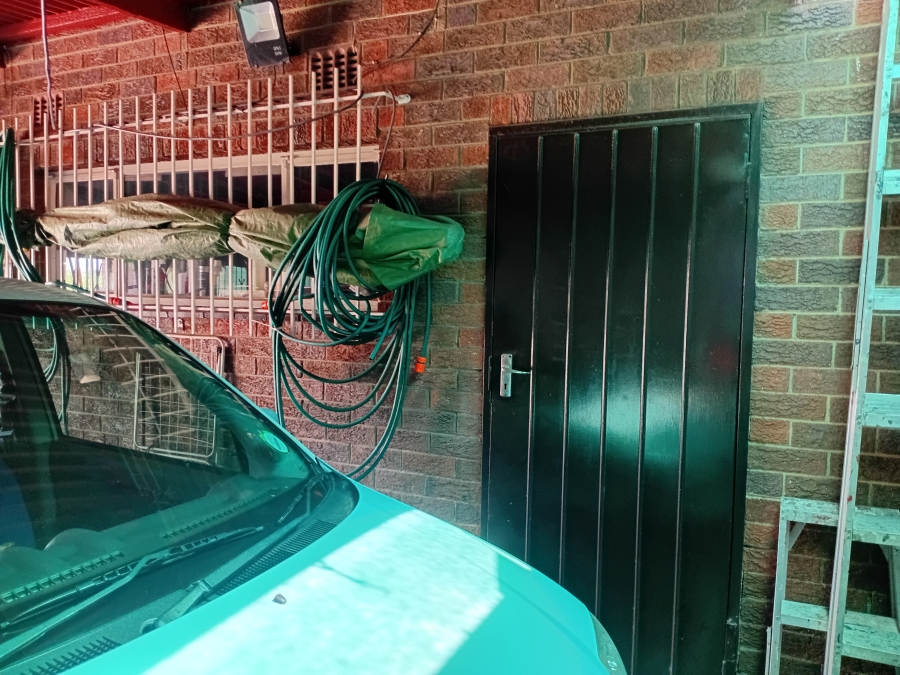 4 Bedroom Property for Sale in Barvallen Gauteng