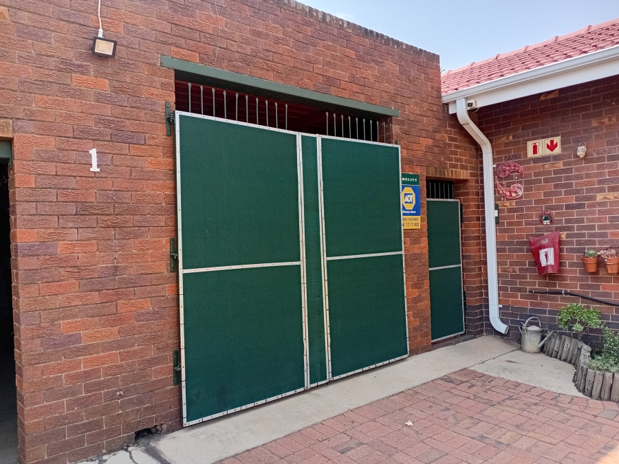 4 Bedroom Property for Sale in Barvallen Gauteng