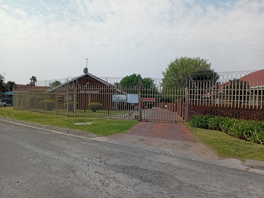 4 Bedroom Property for Sale in Barvallen Gauteng
