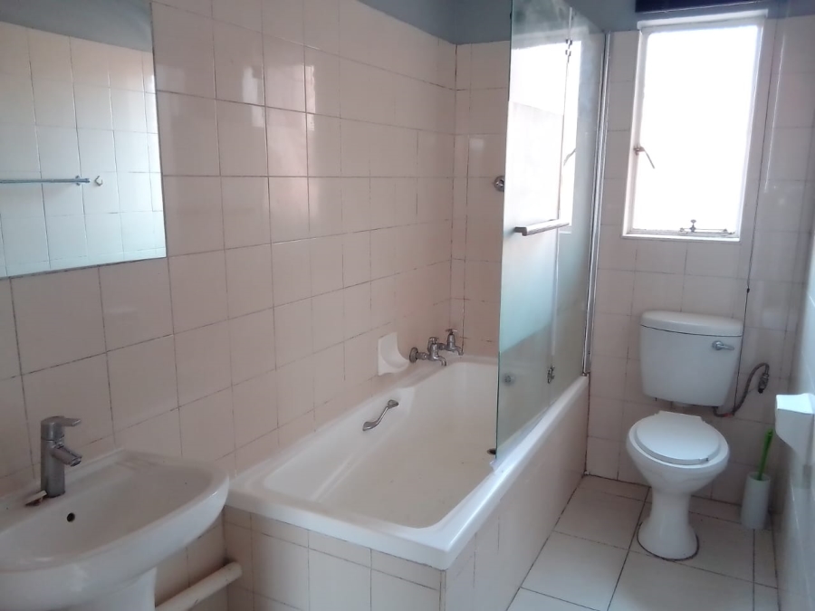 3 Bedroom Property for Sale in Kloofendal Gauteng