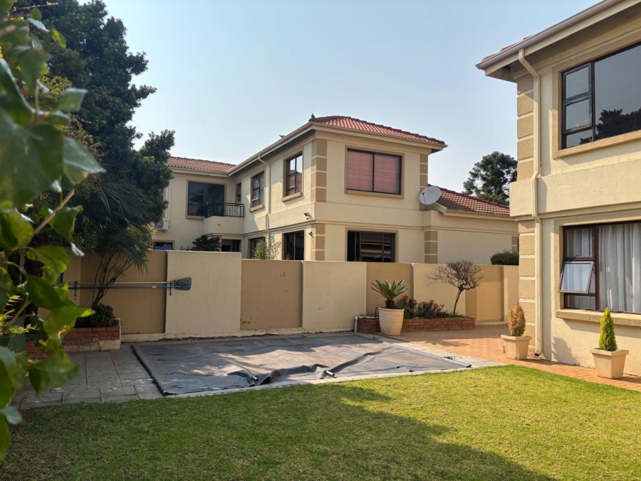 5 Bedroom Property for Sale in Eden Glen Gauteng