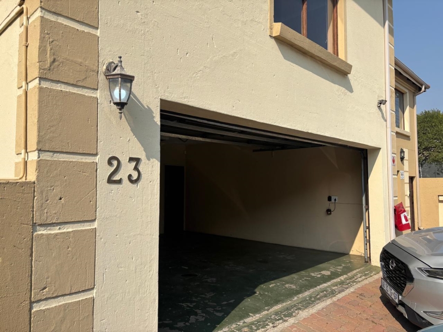 5 Bedroom Property for Sale in Eden Glen Gauteng