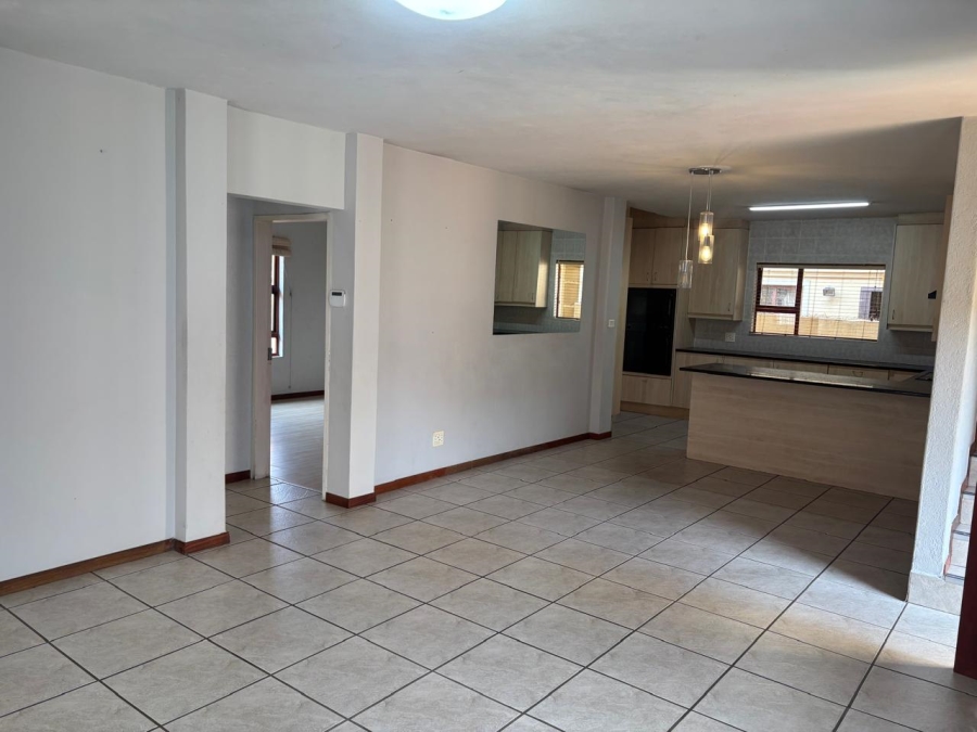 5 Bedroom Property for Sale in Eden Glen Gauteng