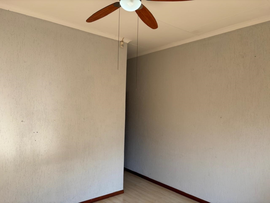 5 Bedroom Property for Sale in Eden Glen Gauteng