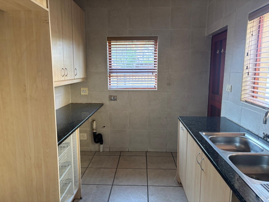 5 Bedroom Property for Sale in Eden Glen Gauteng