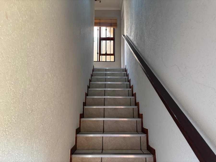 5 Bedroom Property for Sale in Eden Glen Gauteng