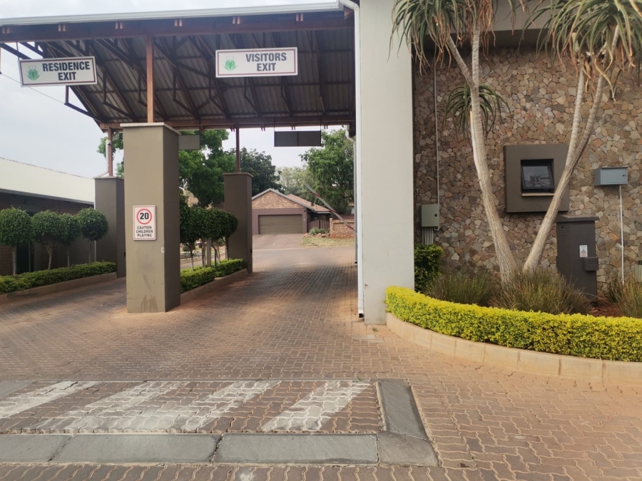 3 Bedroom Property for Sale in Roodepark Eco Estate Gauteng