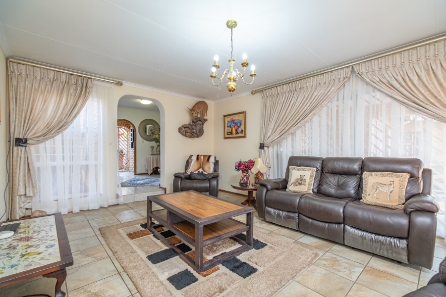 4 Bedroom Property for Sale in Noordheuwel Gauteng