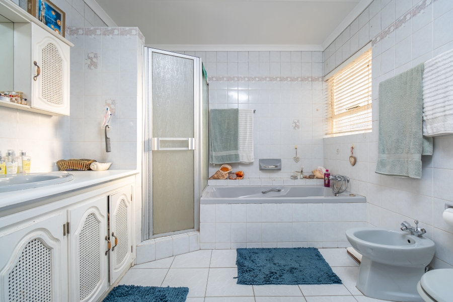 4 Bedroom Property for Sale in Noordheuwel Gauteng