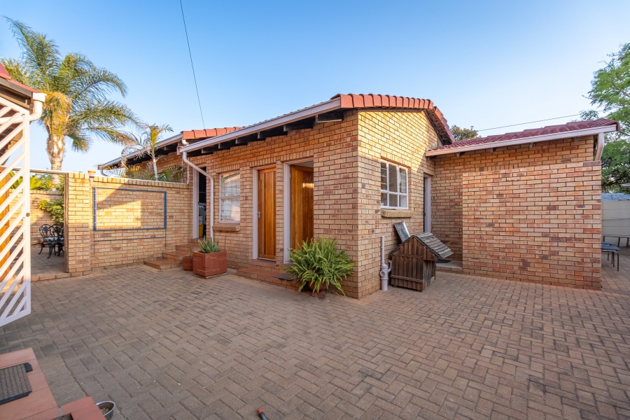 4 Bedroom Property for Sale in Noordheuwel Gauteng