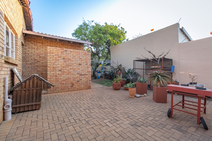 4 Bedroom Property for Sale in Noordheuwel Gauteng