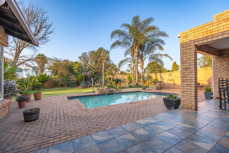 4 Bedroom Property for Sale in Noordheuwel Gauteng